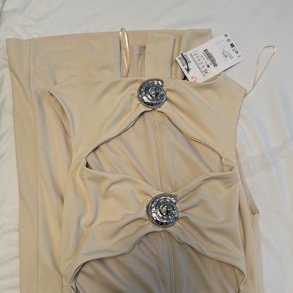 Cutout dress - Picture 6 of 10